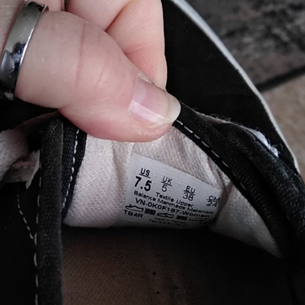 Shoes - Picture 5 of 6